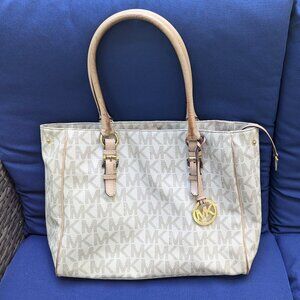 Michael Kors Purse and matching wallet